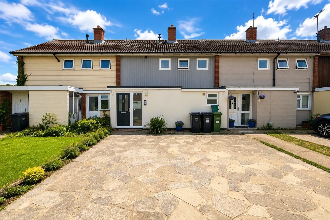 2 bed house for sale — The Upway, Basildon, Essex, SS14