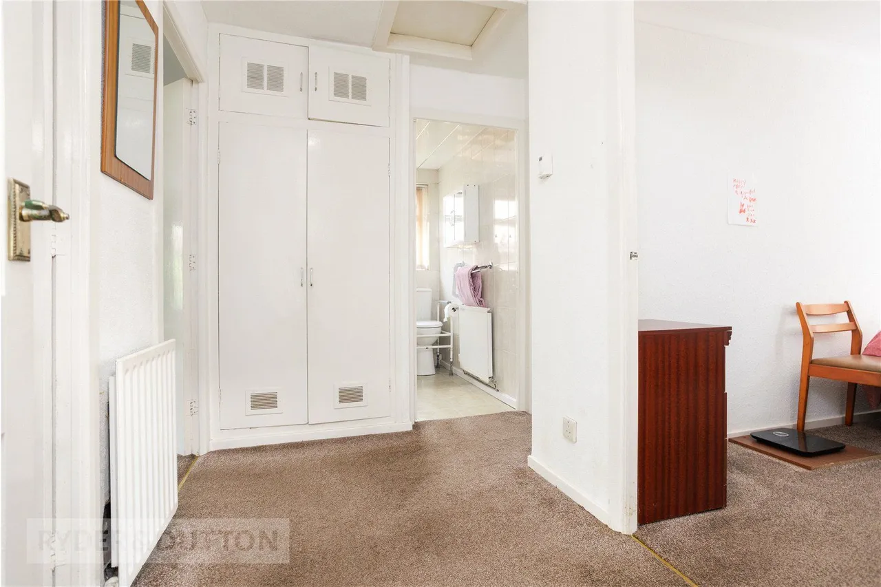 Glasson Walk, Chadderton, OL9, photo 11