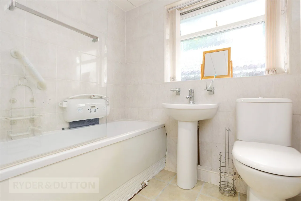 Glasson Walk, Chadderton, OL9, photo 10