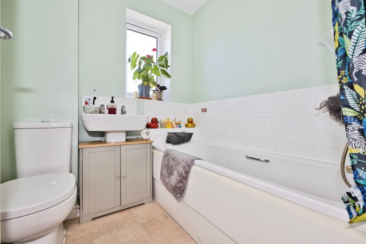 Swanmead Drive, Ilminster, TA19, photo 10