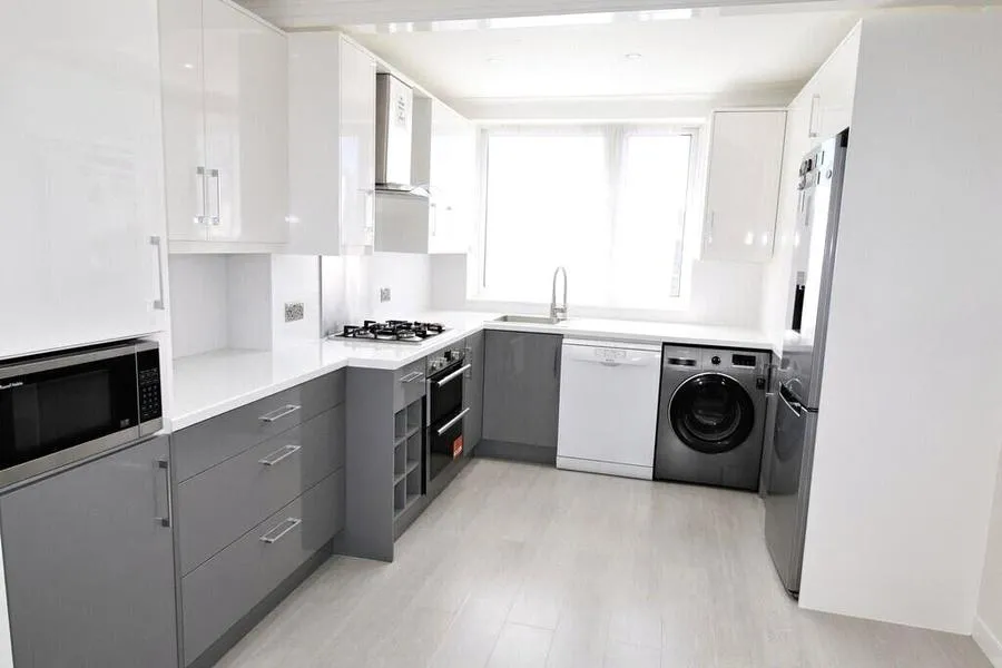 Feltham Hill Road, Ashford, TW15, photo 3