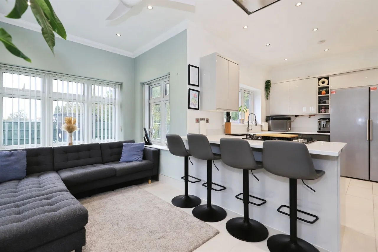 Nightingale Place, Bilston, WV14, photo 6