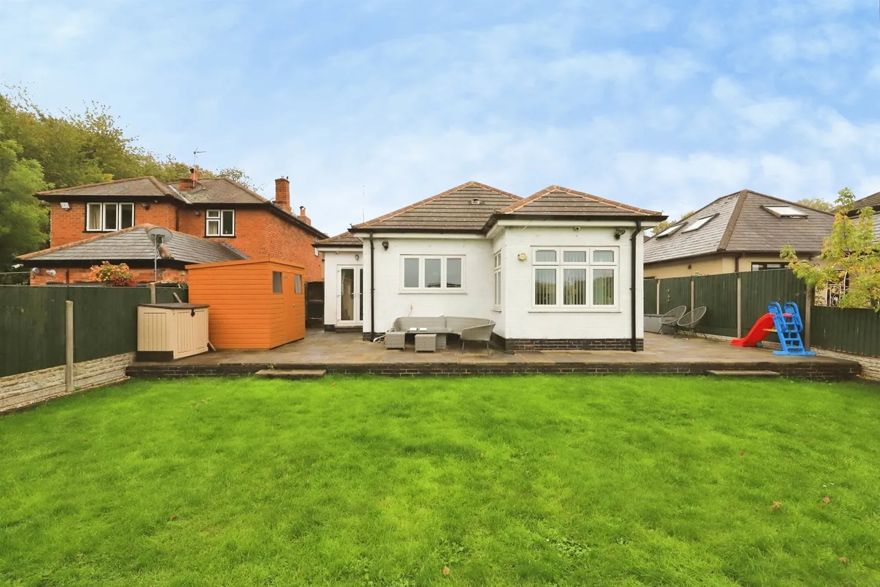Nightingale Place, Bilston, WV14, photo 2
