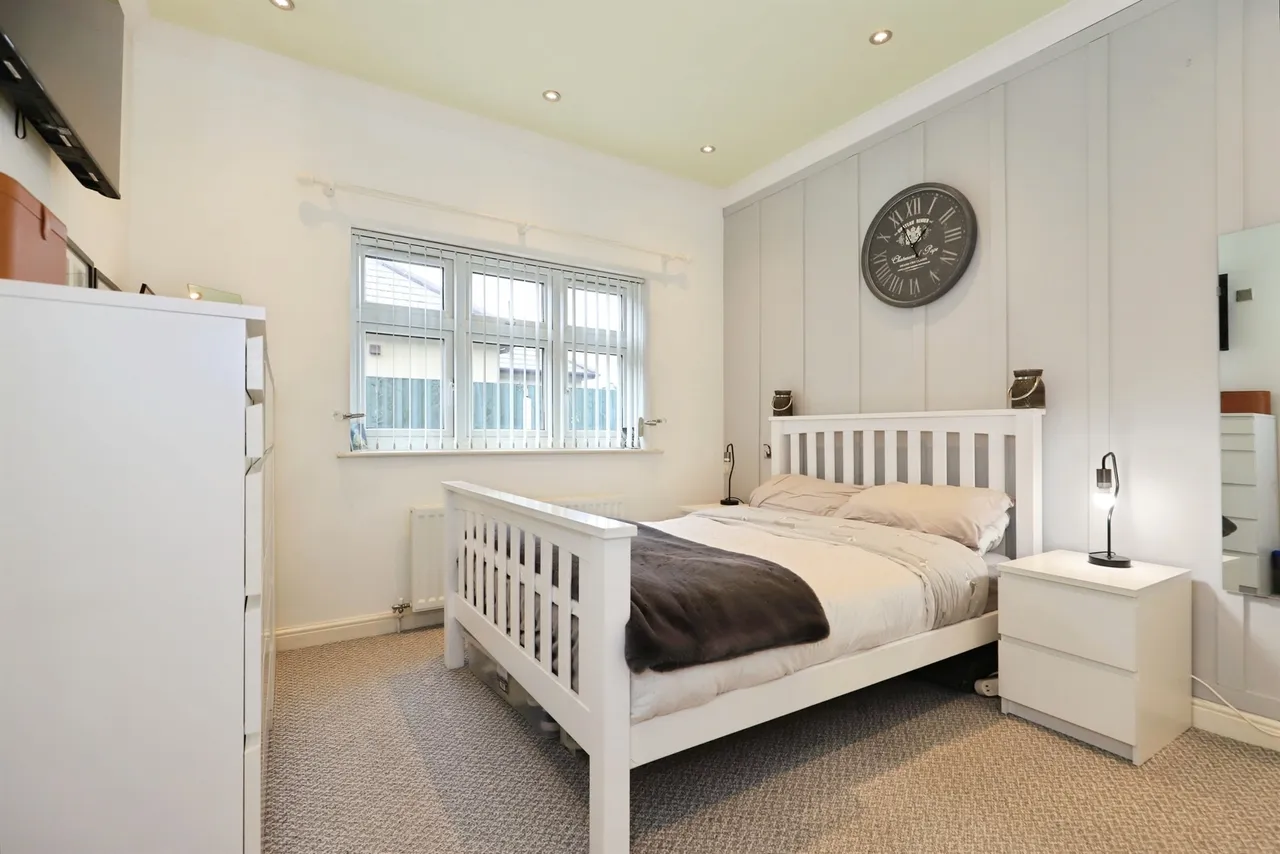 Nightingale Place, Bilston, WV14, photo 8
