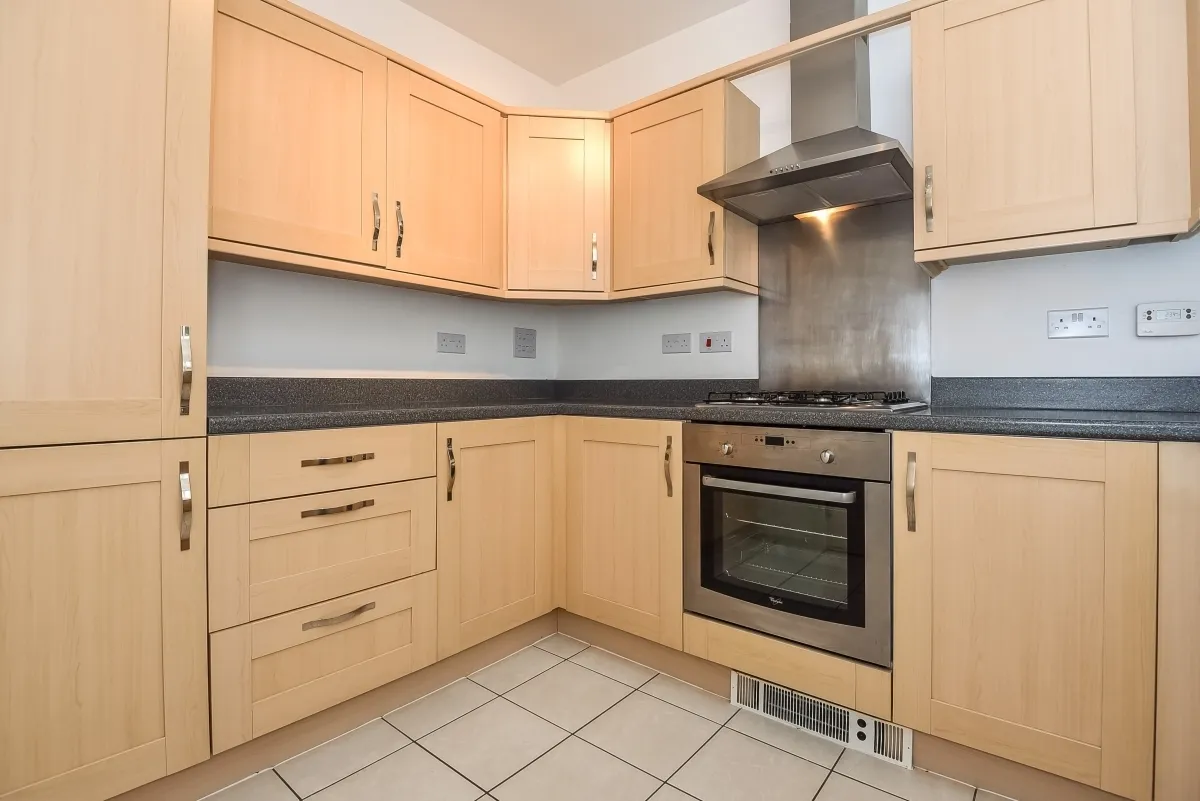 Winton Close, Winchester SO22, photo 2