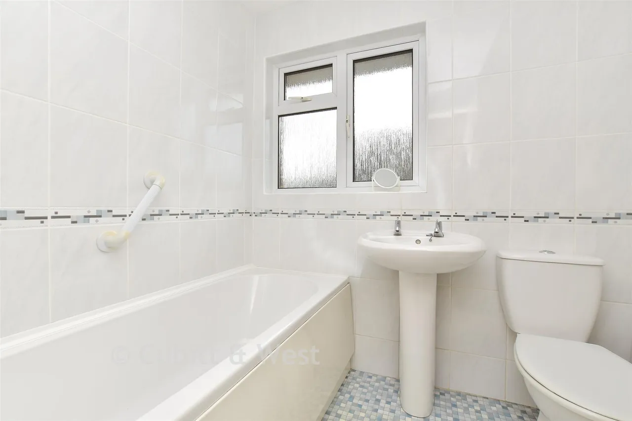Blackthorn Road, Reigate, RH2, photo 8
