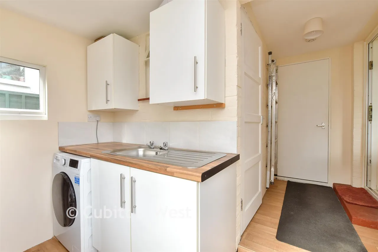 Blackthorn Road, Reigate, RH2, photo 11