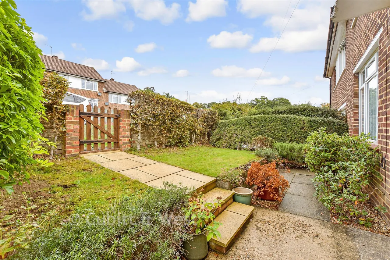 Blackthorn Road, Reigate, RH2, photo 15