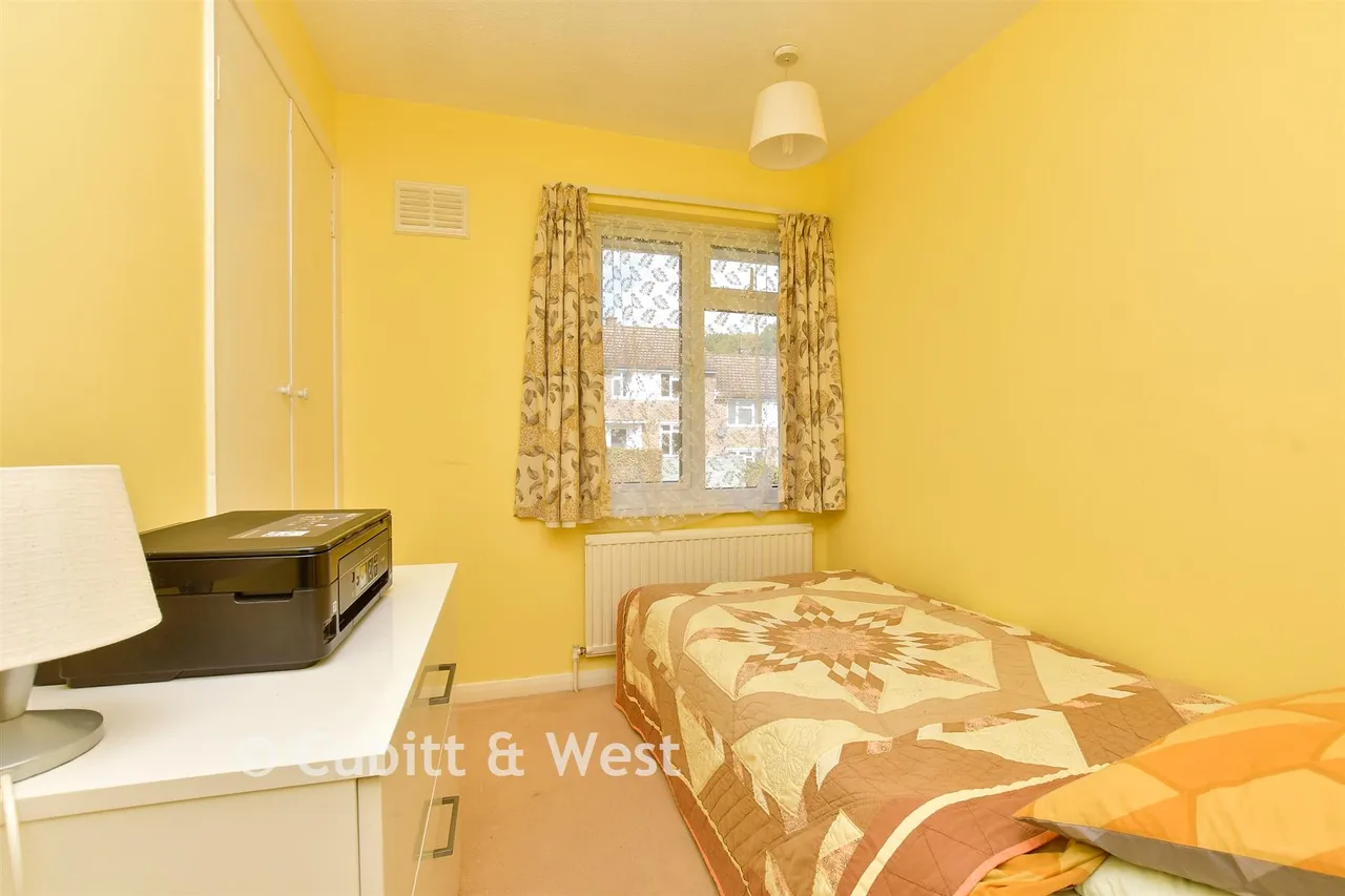Blackthorn Road, Reigate, RH2, photo 9