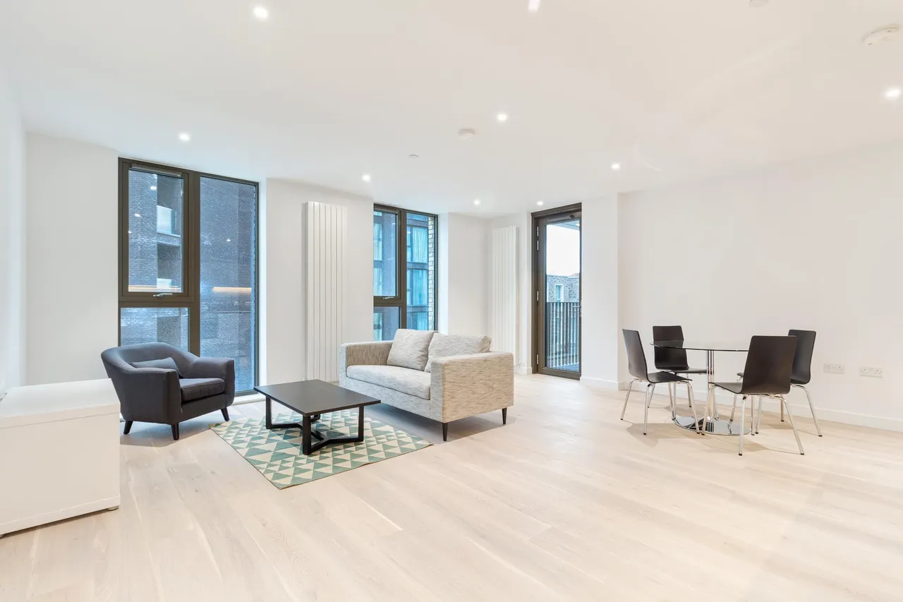 1 bed flat to rent, Commodore House, Royal Wharf, E16