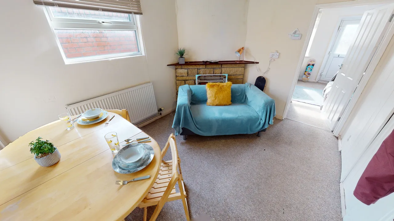 2 bed house to rent, Bedrooms, LN1