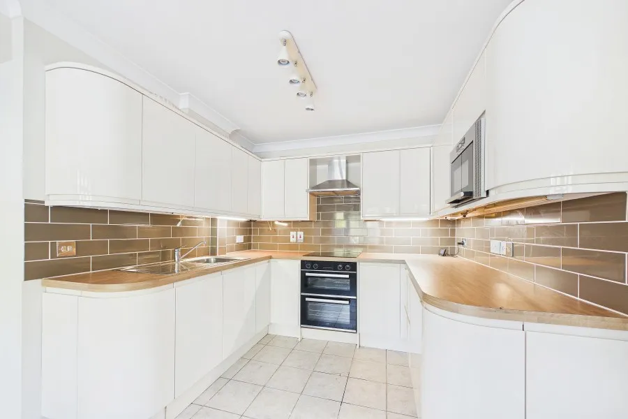 Cooper Road, Windlesham, GU20, photo 4