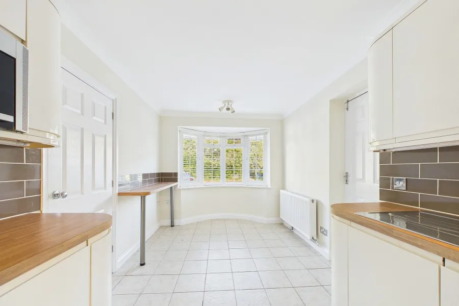 Cooper Road, Windlesham, GU20, photo 5