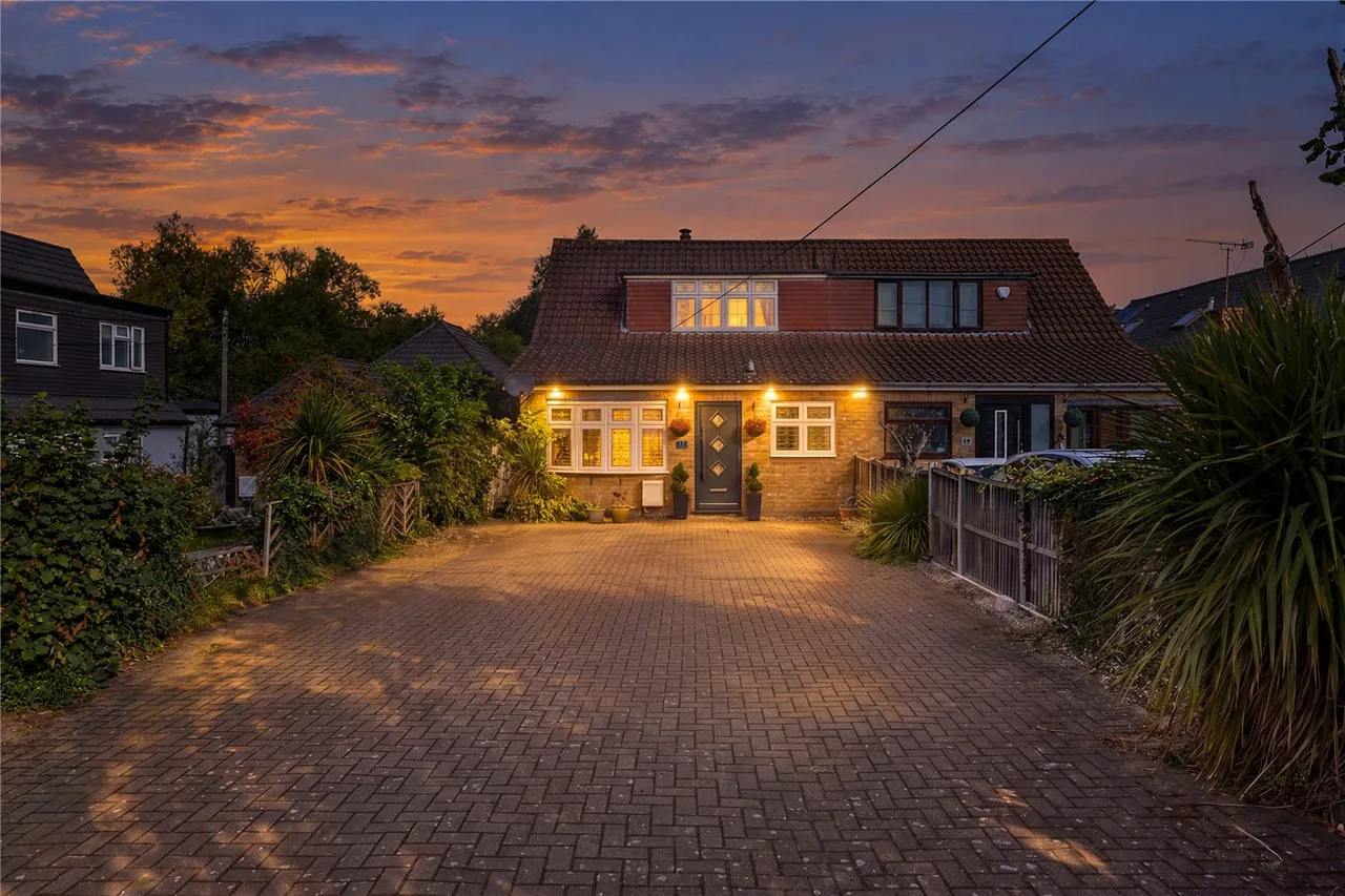 Abbey Wood Lane, Rainham, RM13, photo 8