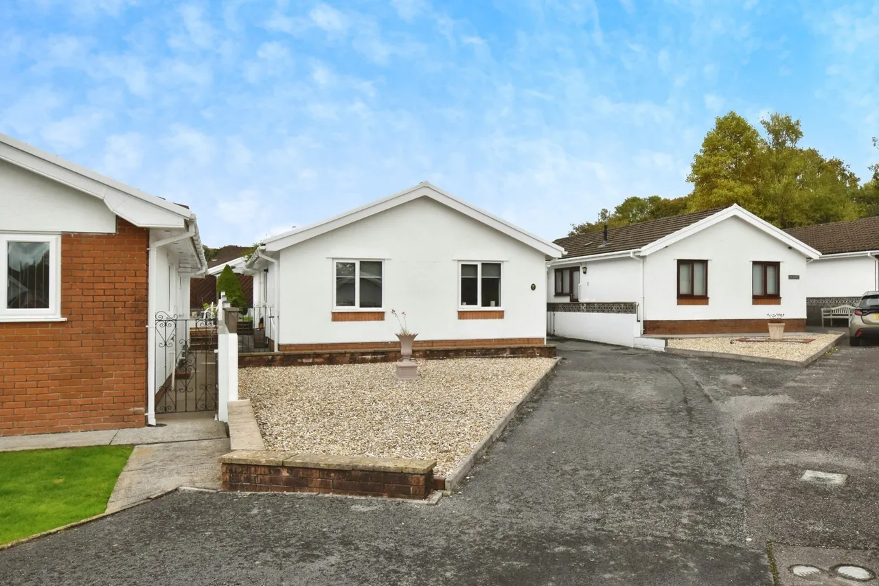 Llwyn Y Bryn, Ammanford, SA18, photo 17