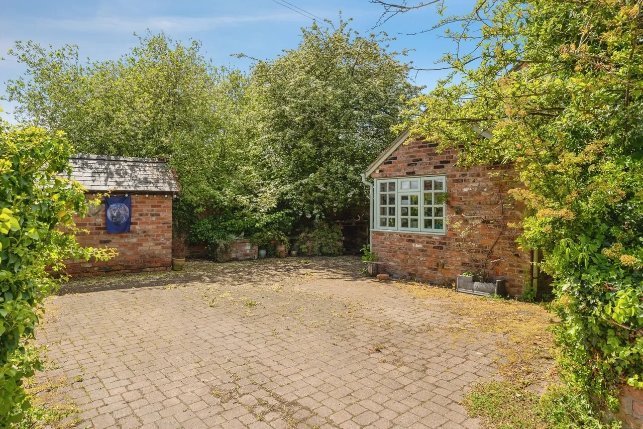 Cross Lanes, Oscroft, CH3, photo 24