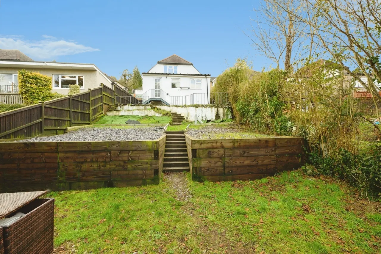 Valley Road, CR8, photo 9