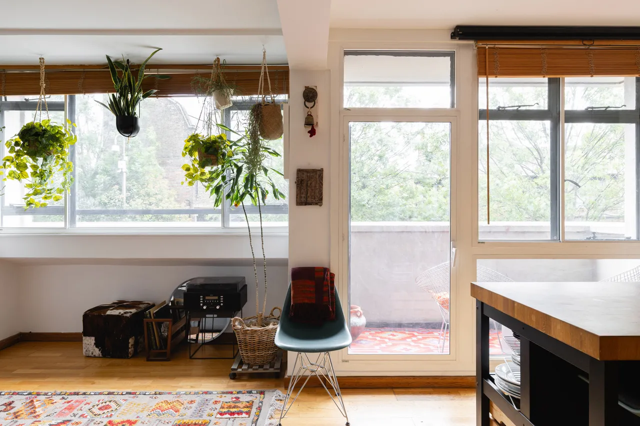 7 Keeling House, Claredale Street, London, photo 8