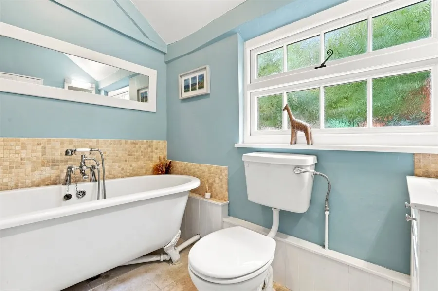 with 2 bedrooms in Debden, Saffron Walden, CB11, photo 8