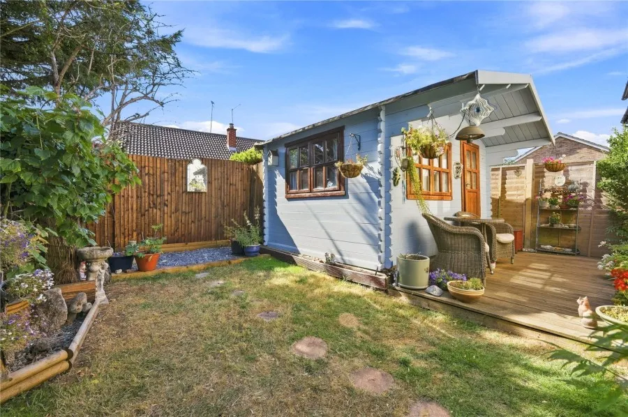 with 2 bedrooms in Debden, Saffron Walden, CB11, photo 10