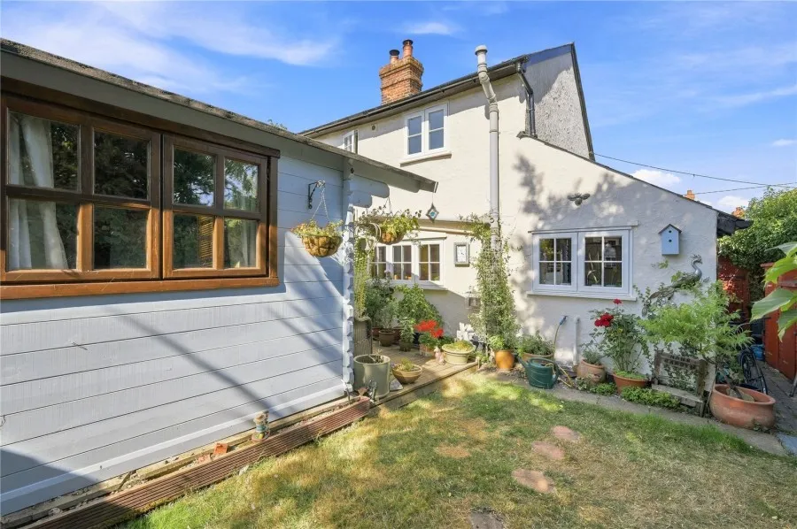 with 2 bedrooms in Debden, Saffron Walden, CB11, photo 11