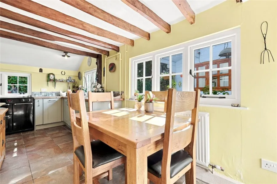 with 2 bedrooms in Debden, Saffron Walden, CB11, photo 2