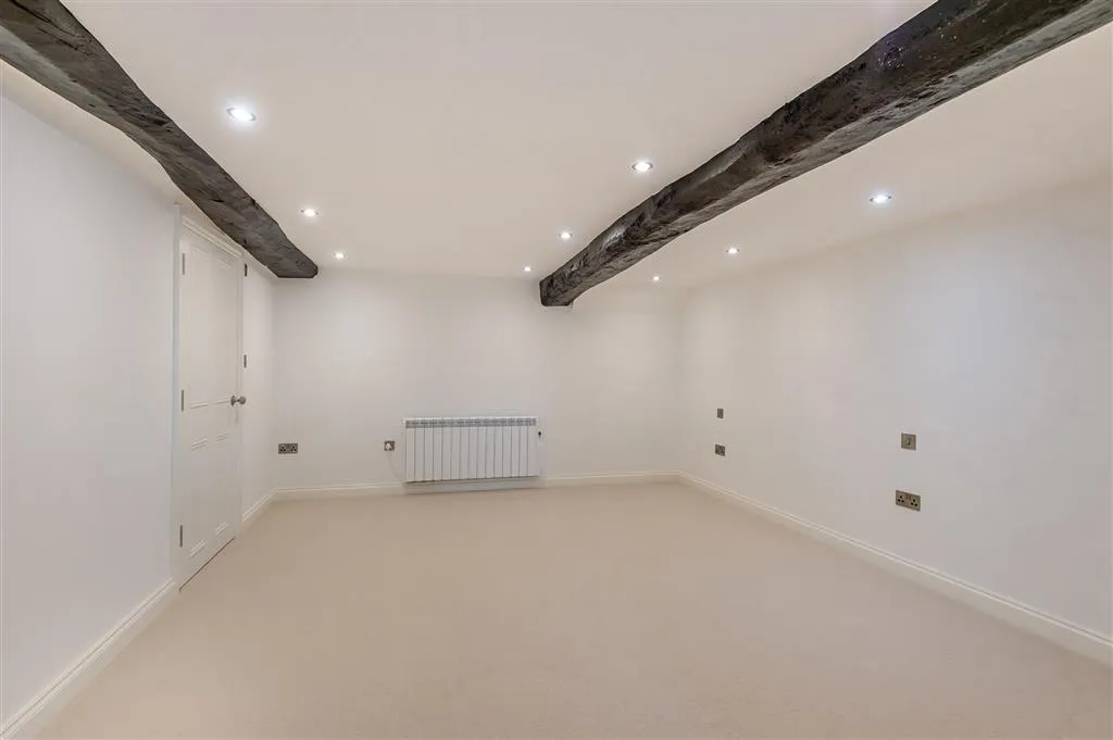 St. Marys Street, Stamford, PE9, photo 3