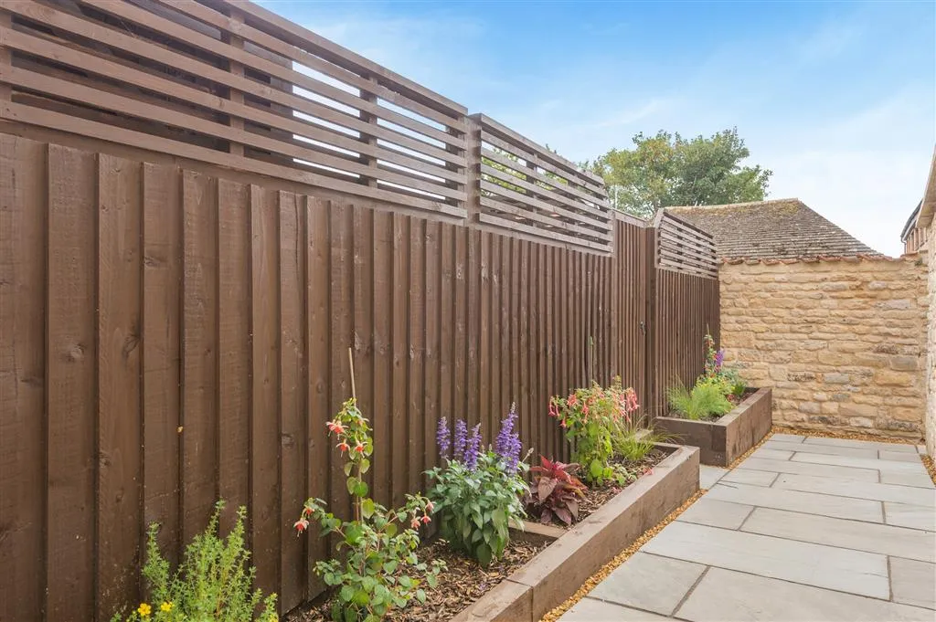 St. Marys Street, Stamford, PE9, photo 12