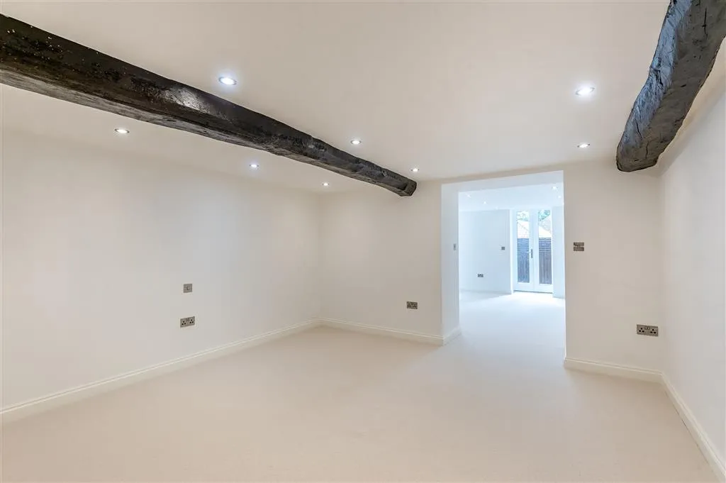 St. Marys Street, Stamford, PE9, photo 5