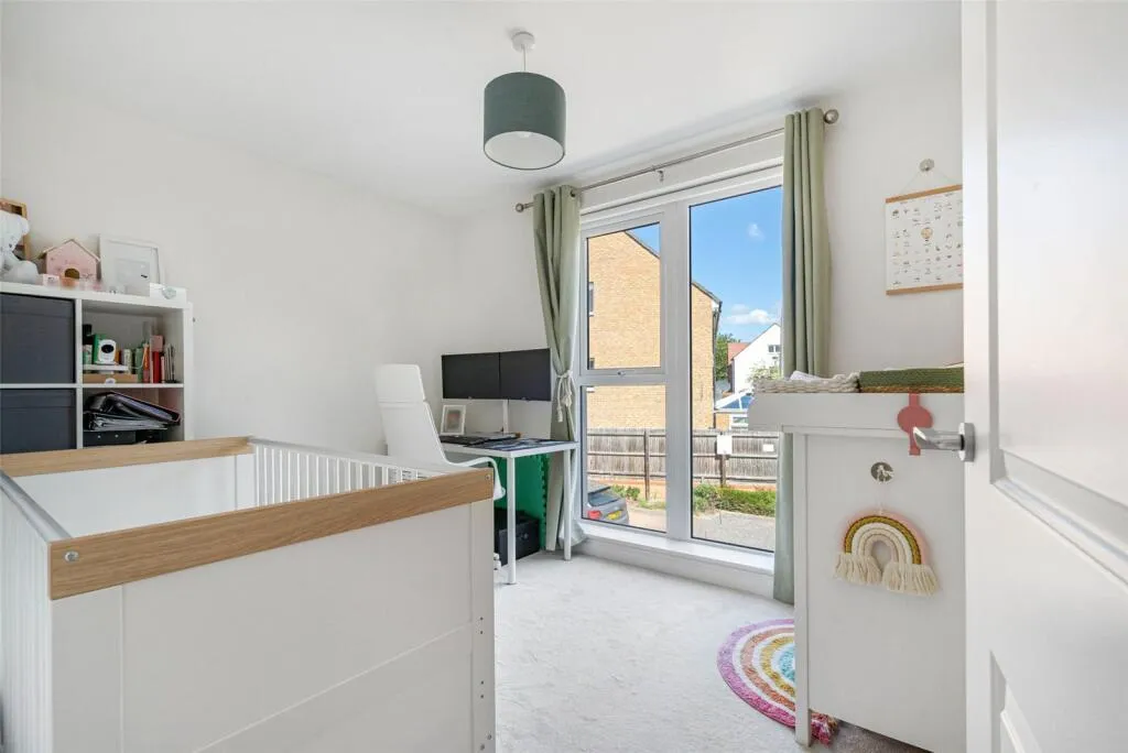 Hawker Drive, Addlestone, KT15, photo 8