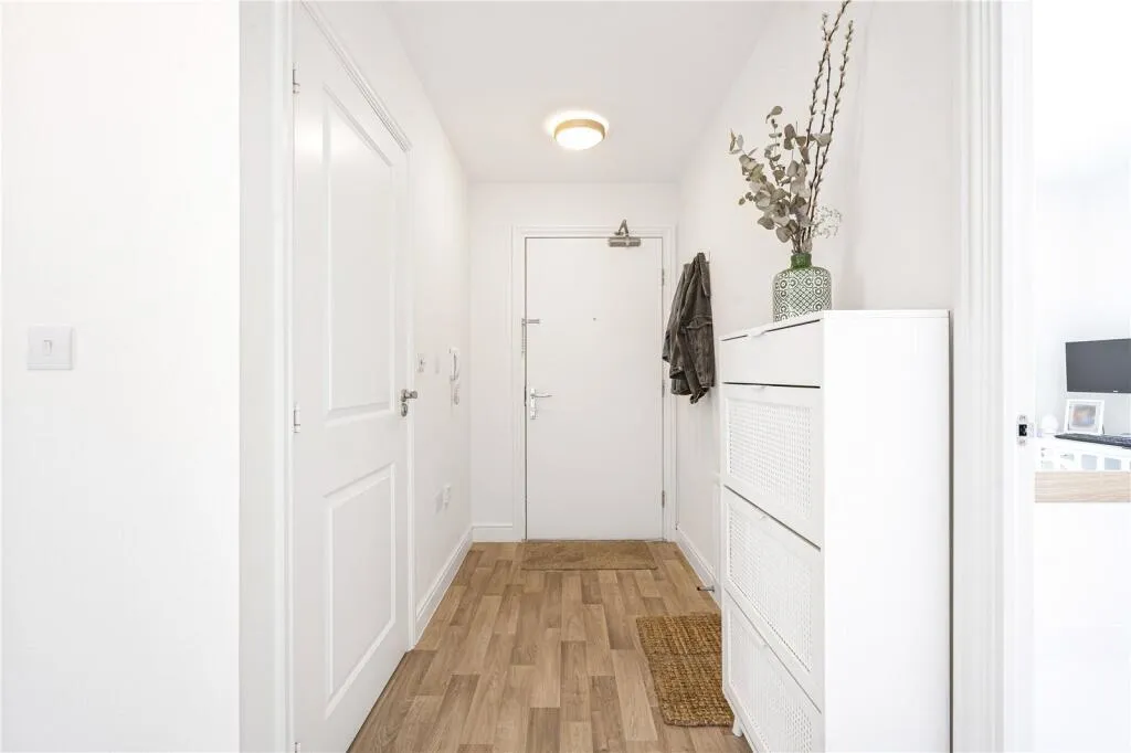 Hawker Drive, Addlestone, KT15, photo 18