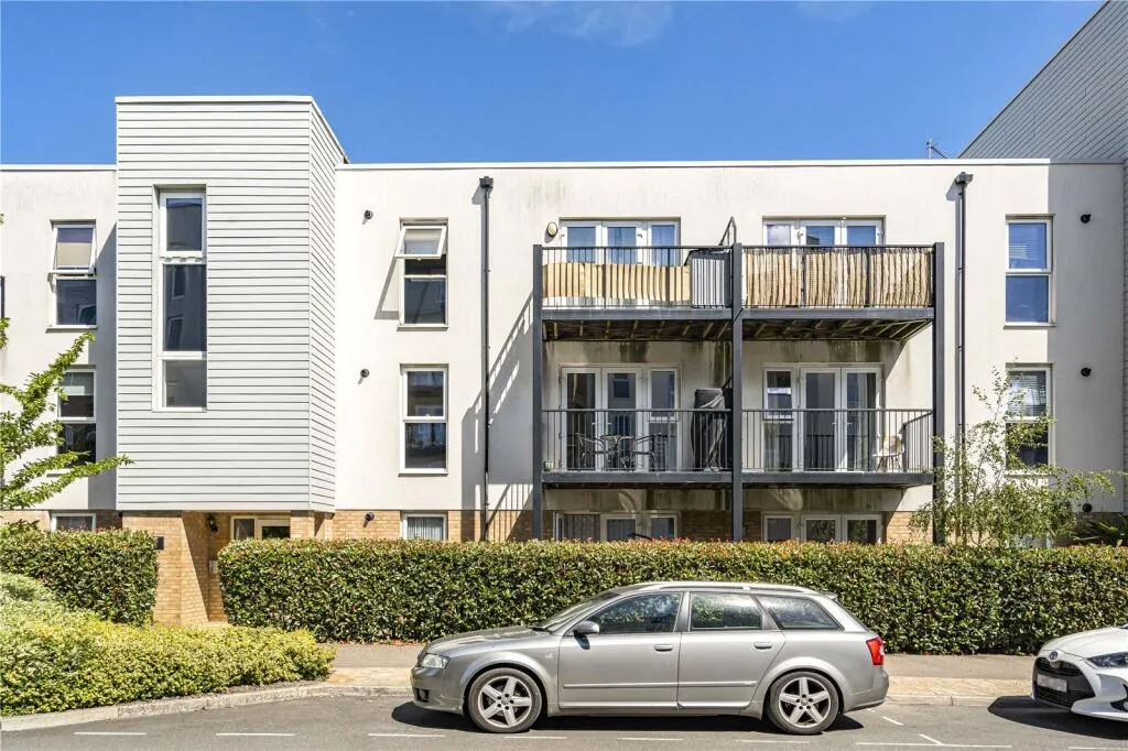 Hawker Drive, Addlestone, KT15, photo 4