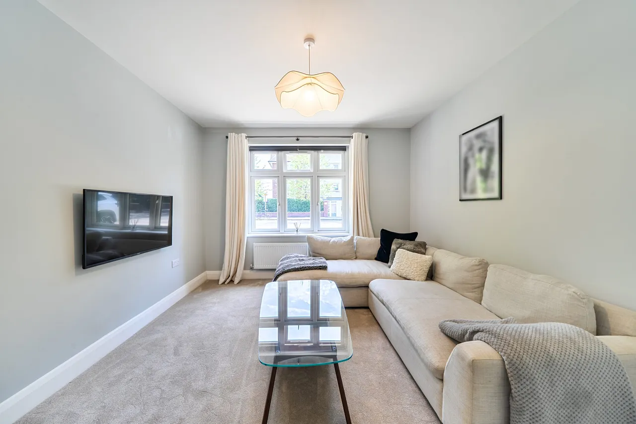 Pembroke Road, Ruislip, HA4, photo 8
