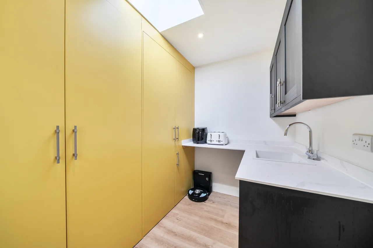 Pembroke Road, Ruislip, HA4, photo 7