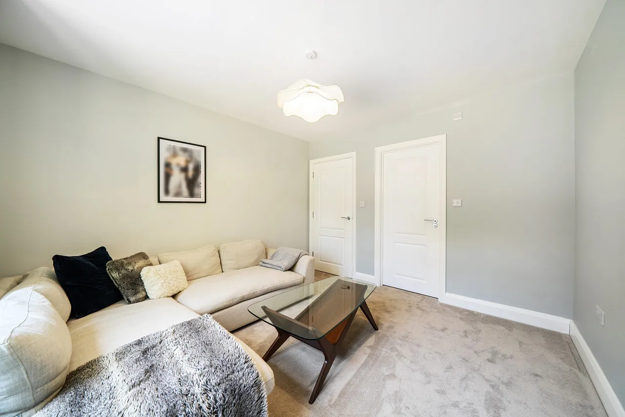 Pembroke Road, Ruislip, HA4, photo 9
