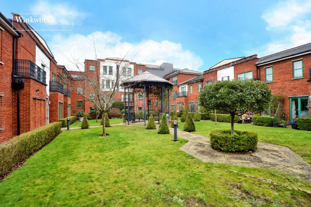Brabham Court, 39 Central Road, Worcester Park, KT4, photo 12