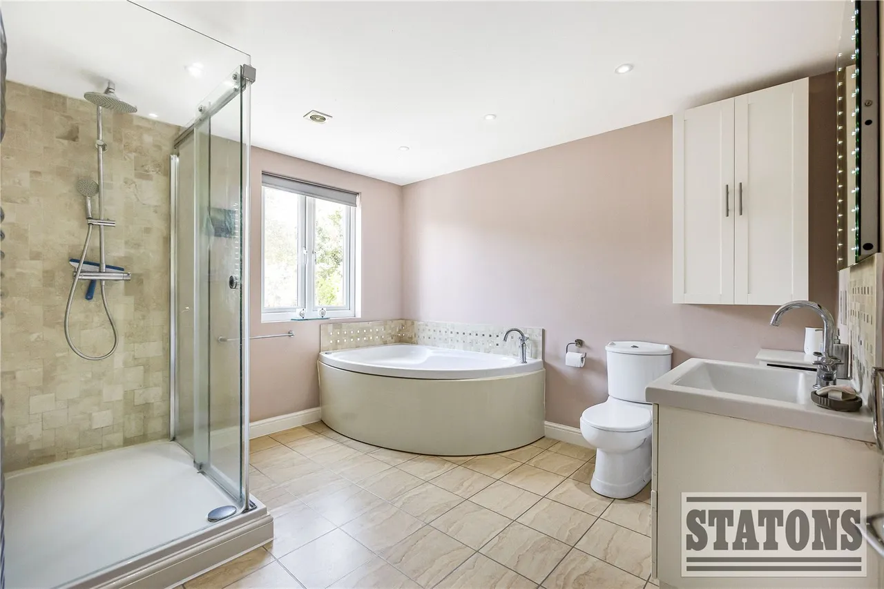 Warrengate Road, North Mymms, Hatfield, Hertfordshire, AL9 7TY, photo 14