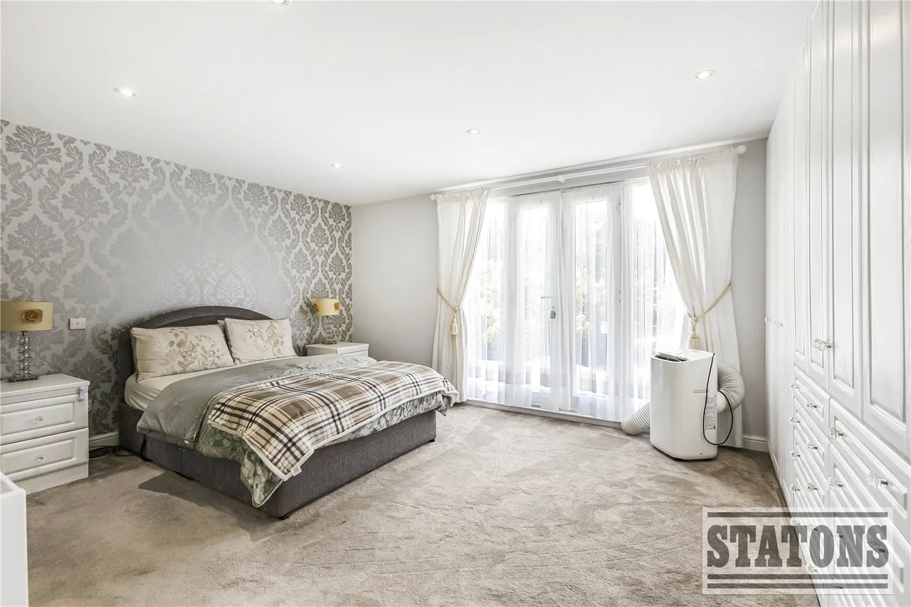 Warrengate Road, North Mymms, Hatfield, Hertfordshire, AL9 7TY, photo 11