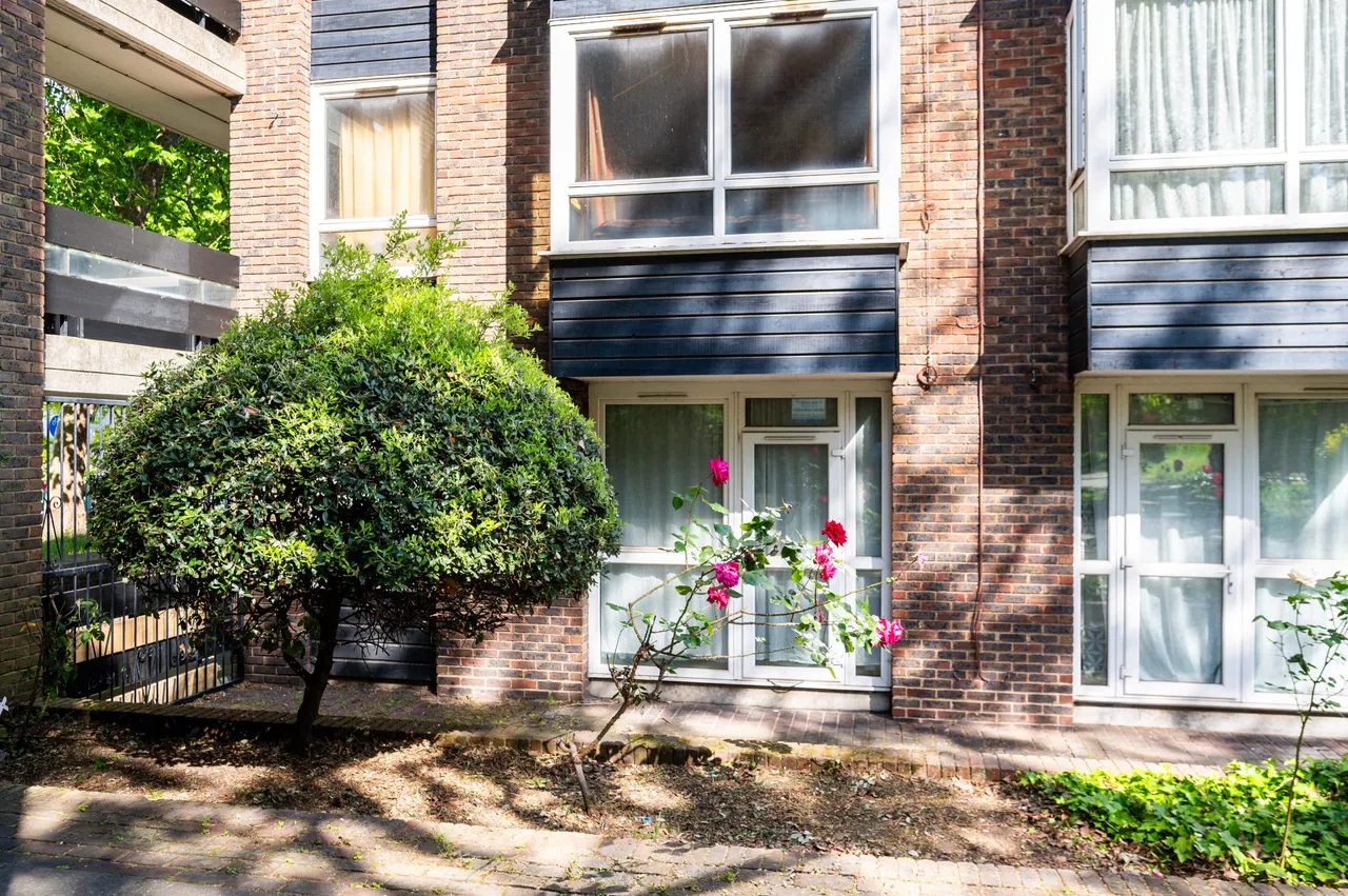 12 Harfield Gardens, Grove Lane, London, photo 8