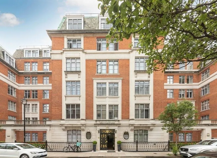 1 bed flat to rent, Hallam Street, Marylebone, W1W