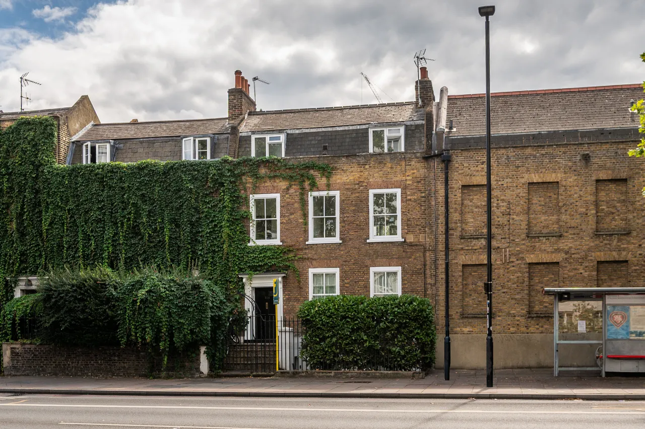 2 bed flat for sale, London, SE16