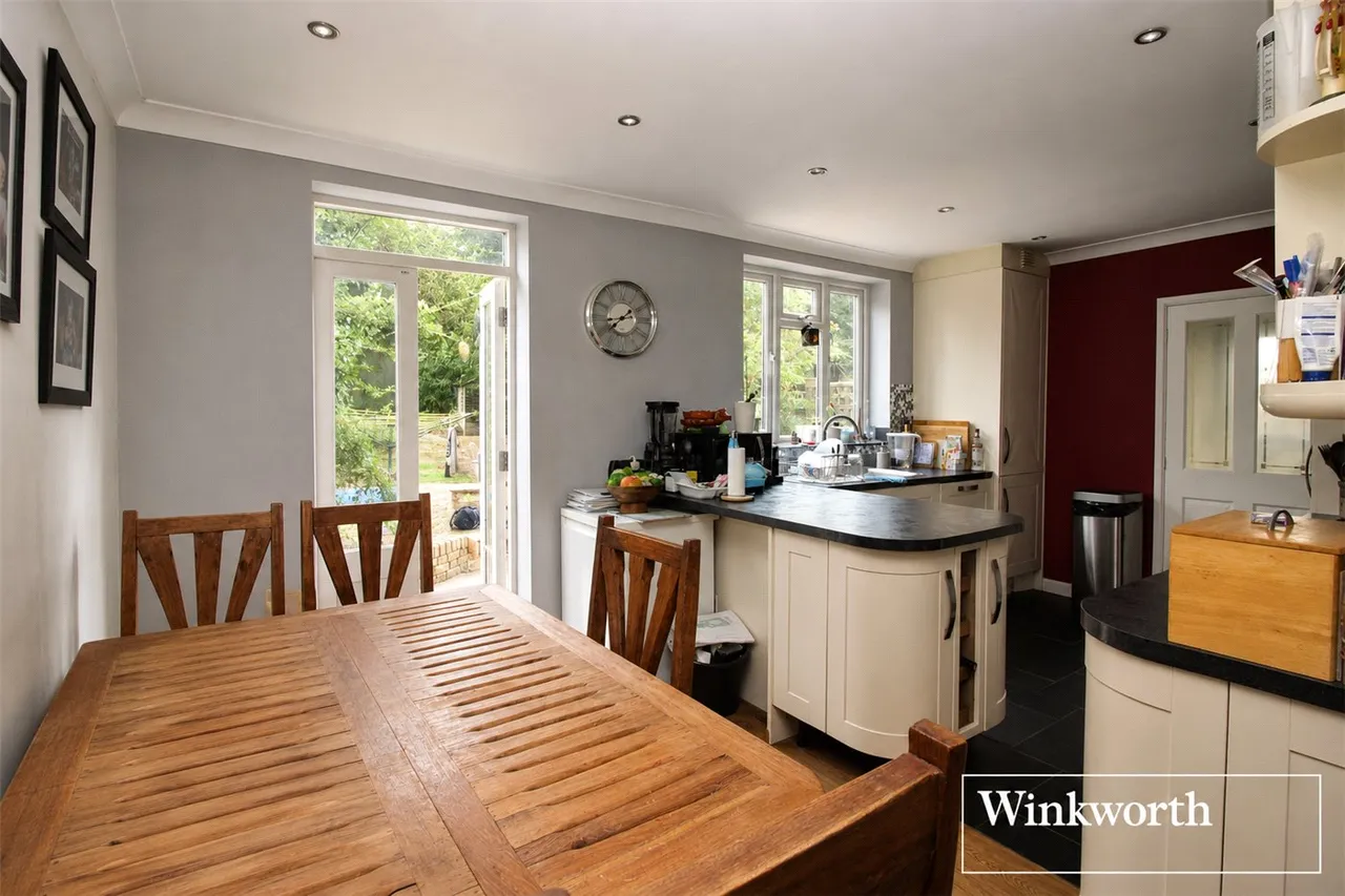 Stanborough Avenue, Borehamwood, WD6, photo 3