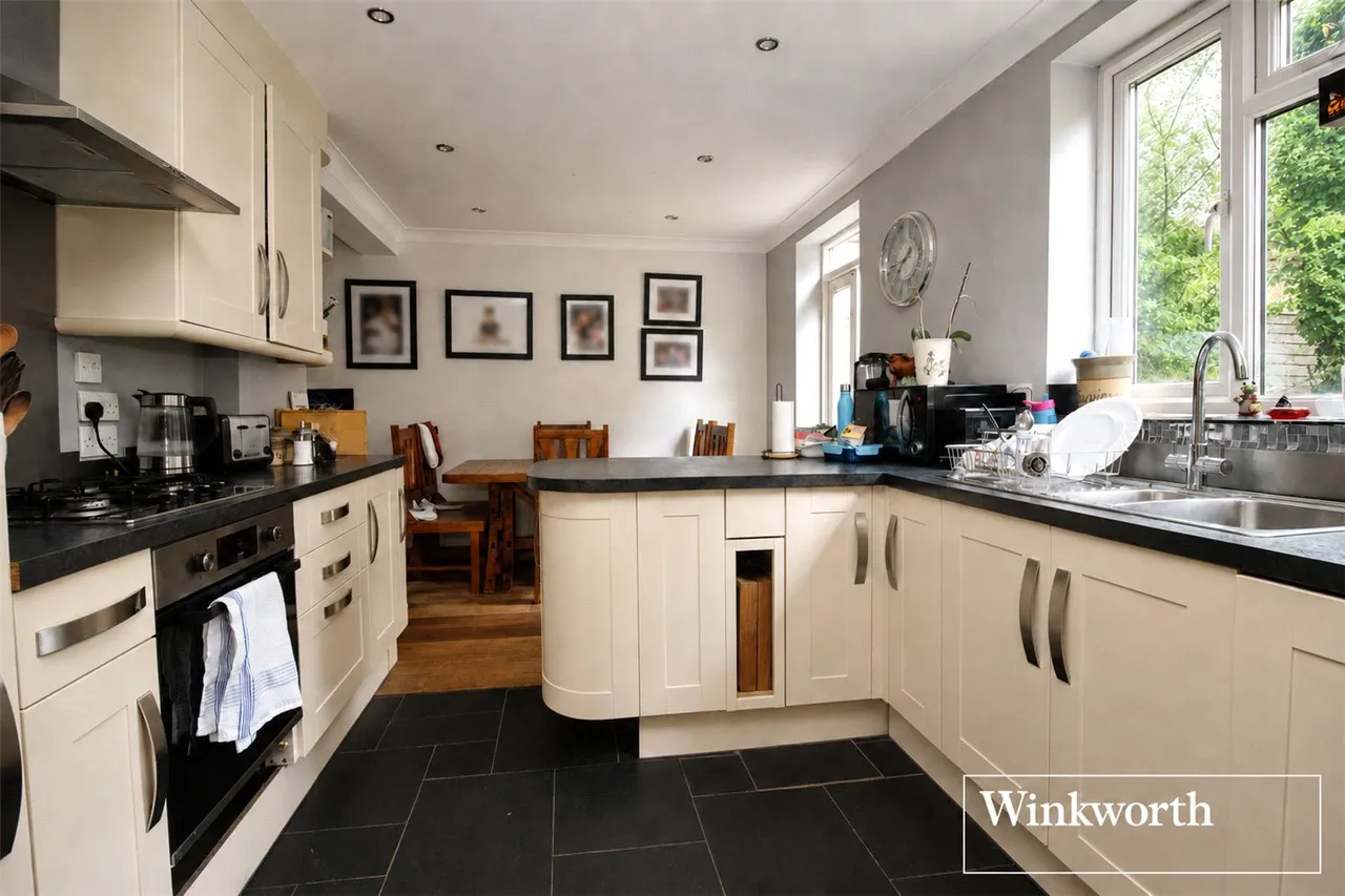 Stanborough Avenue, Borehamwood, WD6, photo 6