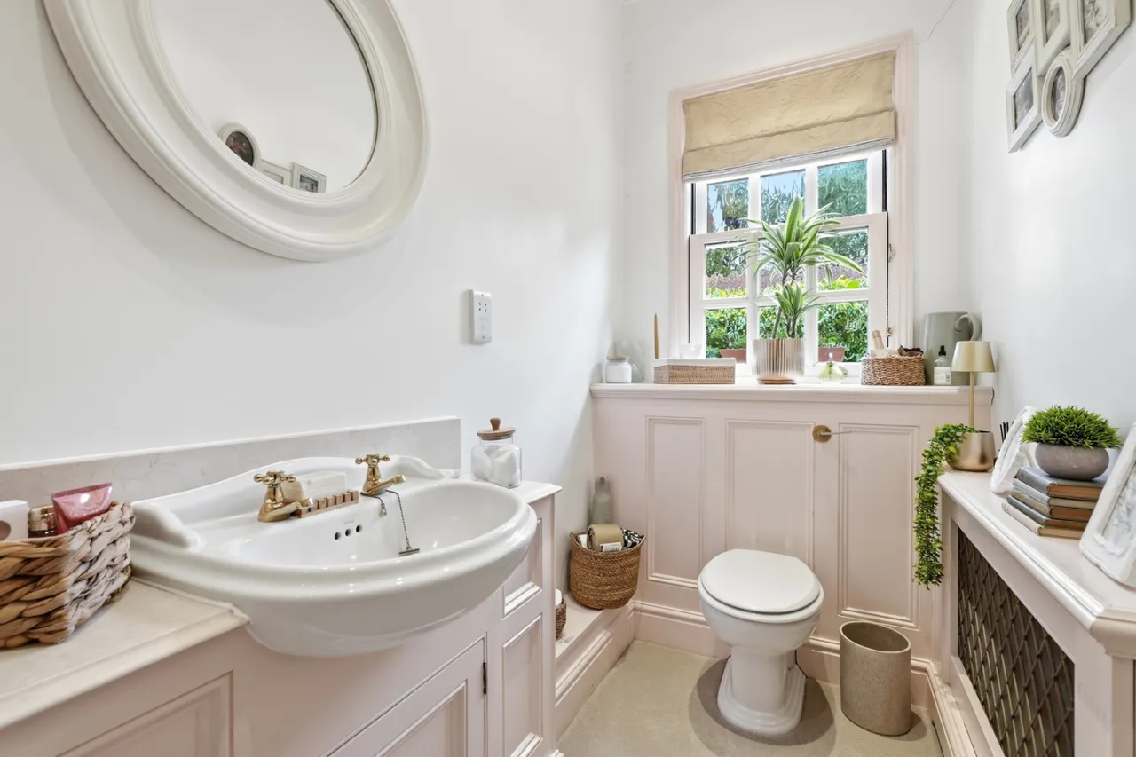 Hassobury, Farnham, CM23, photo 16