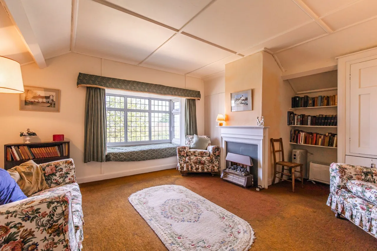 Spacious Six-Bed Home with Sea Views, photo 15