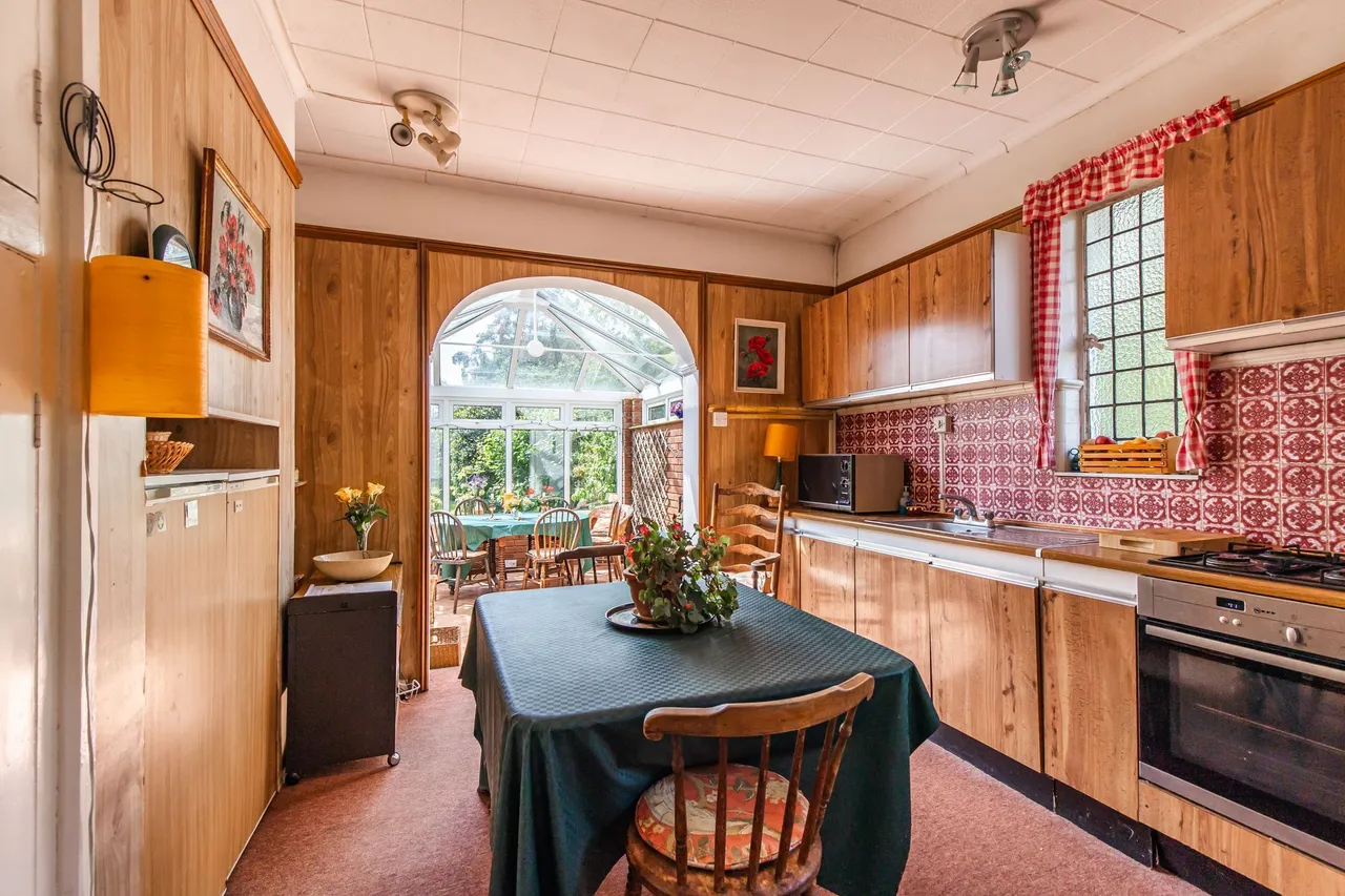 Spacious Six-Bed Home with Sea Views, photo 8