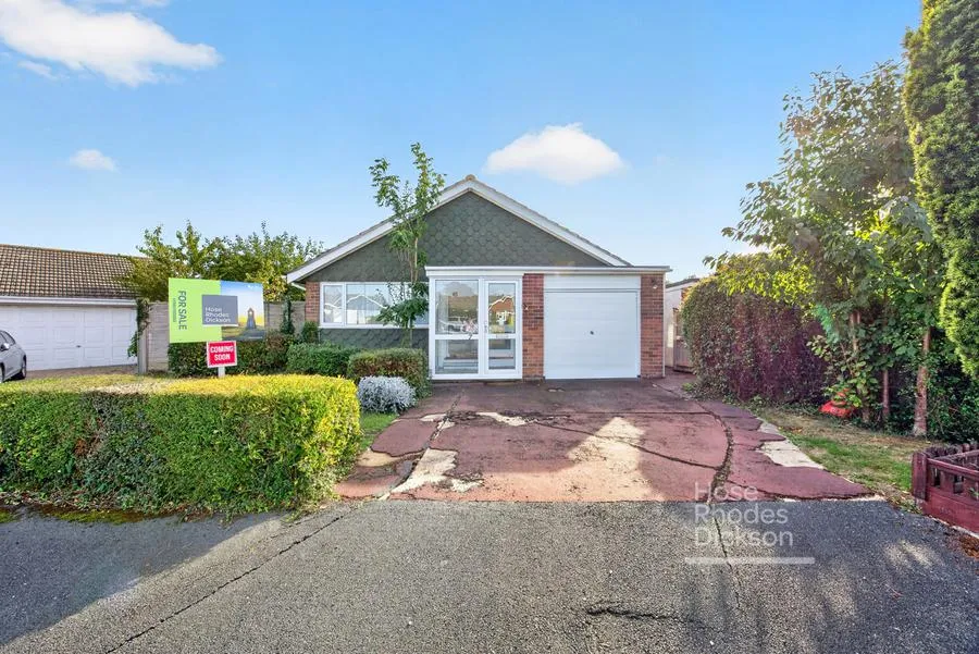 2 bed house for sale, Wychwood Close, Seaview, PO34