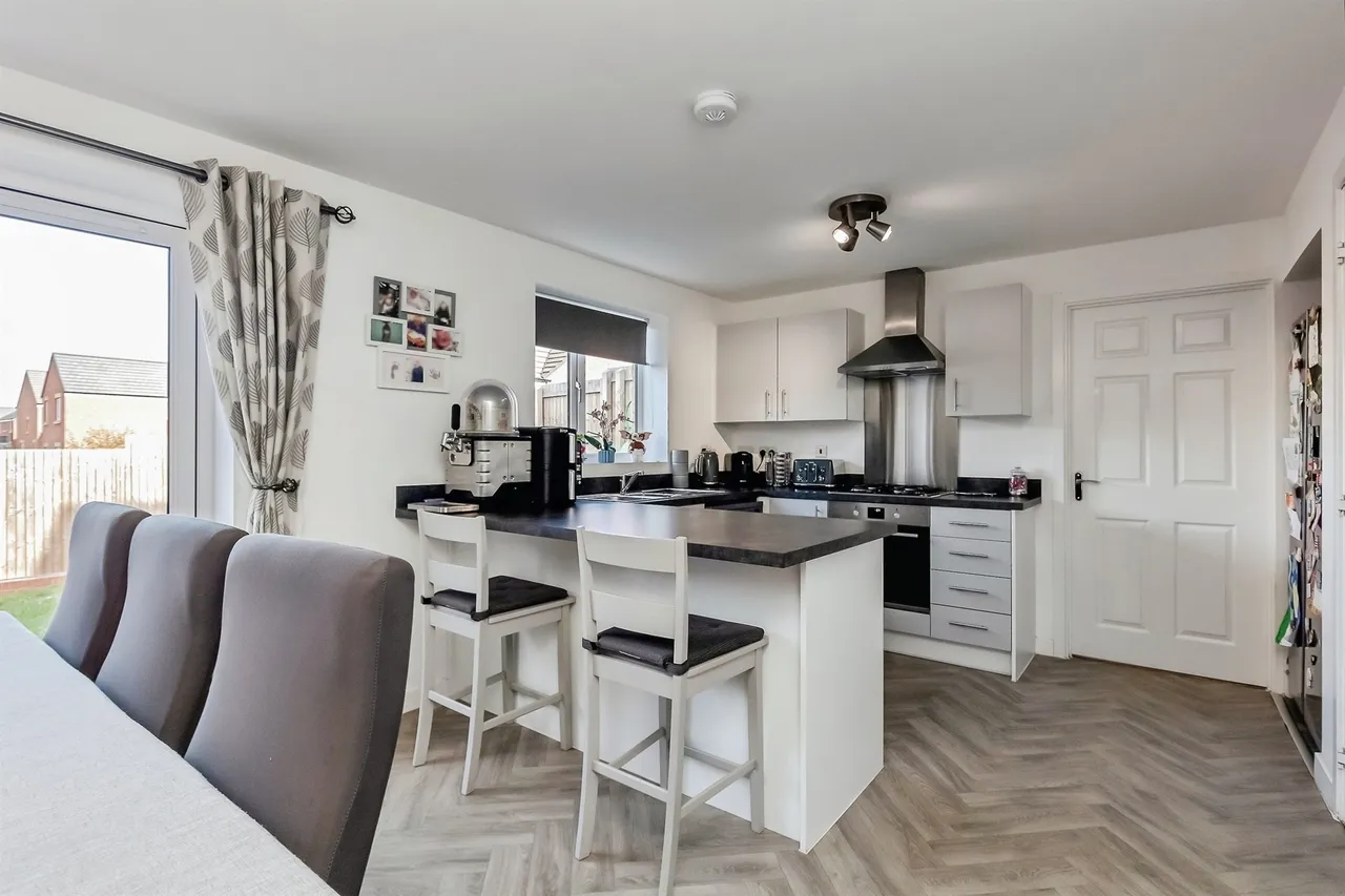 Hammond Close, Weldon, NN17, photo 6