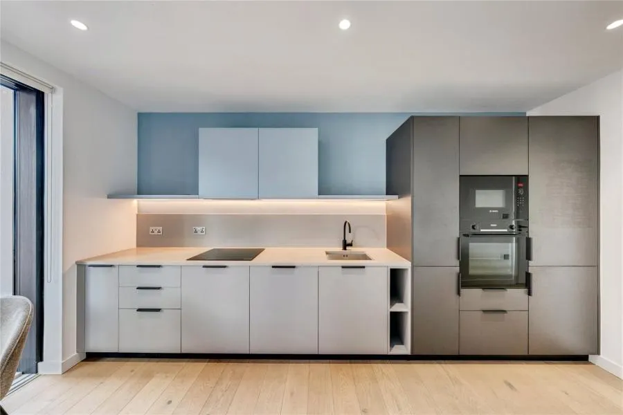 Chandlers Avenue, London, SE10, photo 2