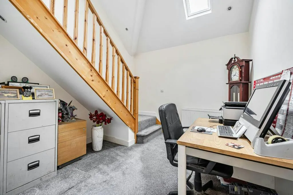 Monks Brook Close, Eastleigh, SO50, photo 10